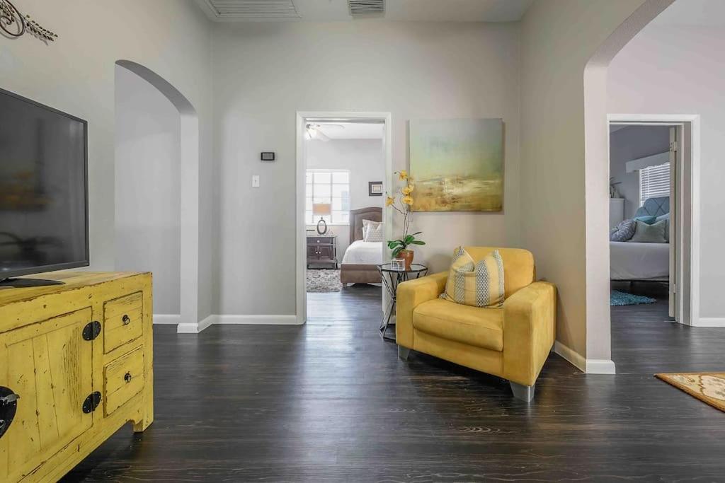 No Ho Yellow Door Bungalow Tampa Exterior foto